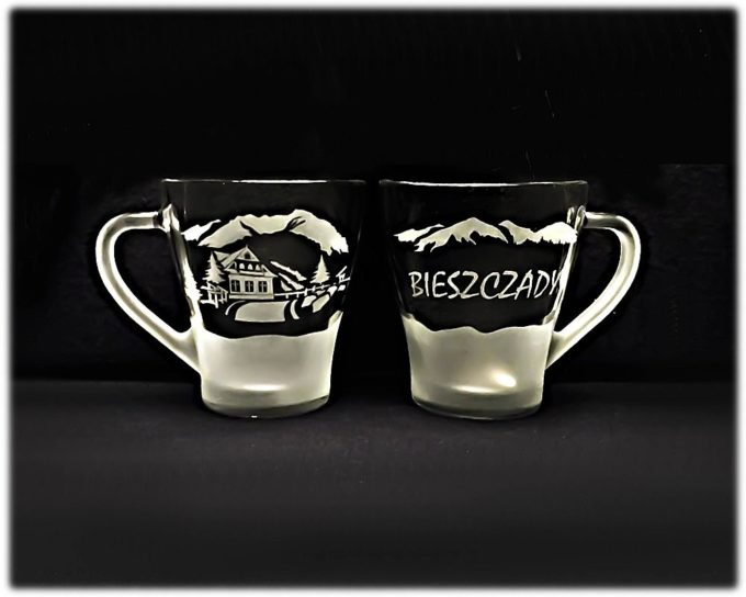 BIESZCZADY_KUBEK_250_ML_NISKI_SZRON_CHATA_1