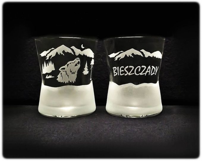 BIESZCZADY_SZKLANKA_X_290_ML_SZRON_WILK_GLOWA