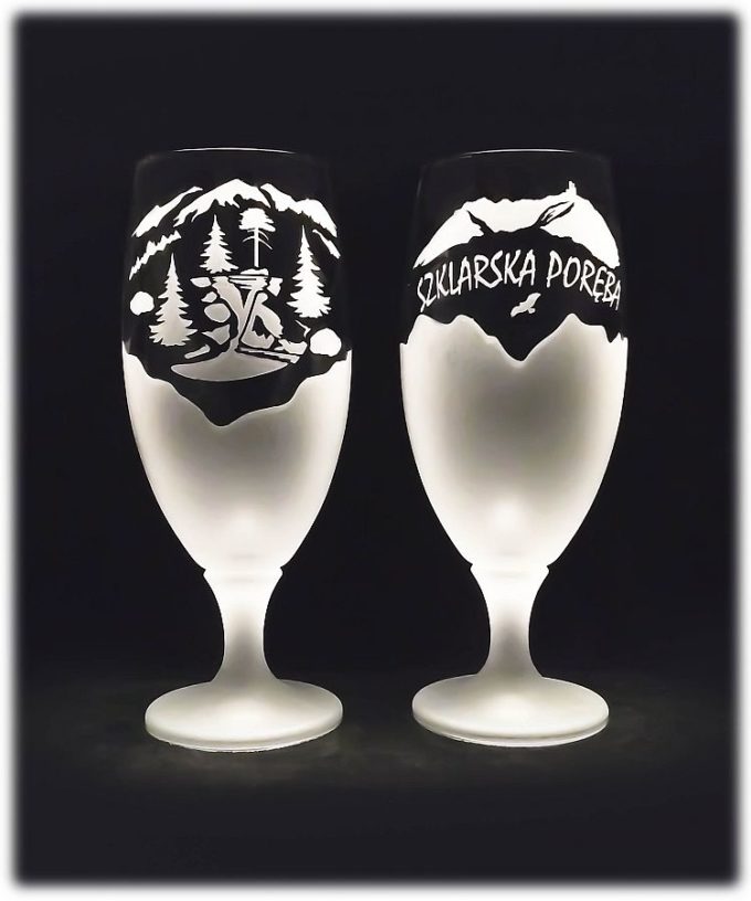 SZKLARSKA_POREBA_SZKLANKA_DO_PIWA_STOPKA_500_ML_WODOSPAD_SZKLARKI_SZRON