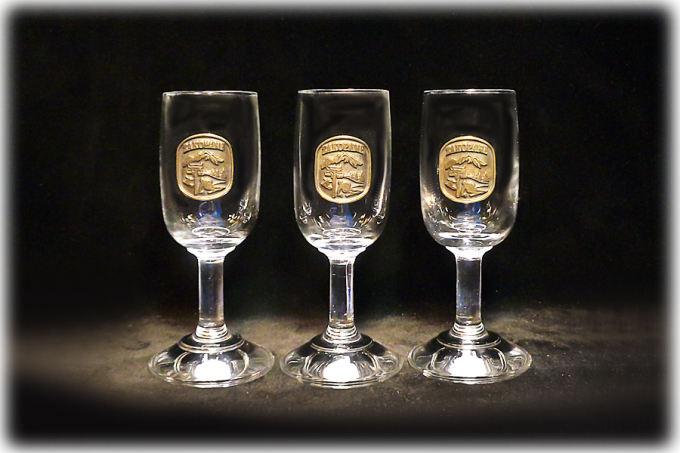 zakopane_kieliszek_do_wodki_beretti_20_ml_blaszka_narciarze