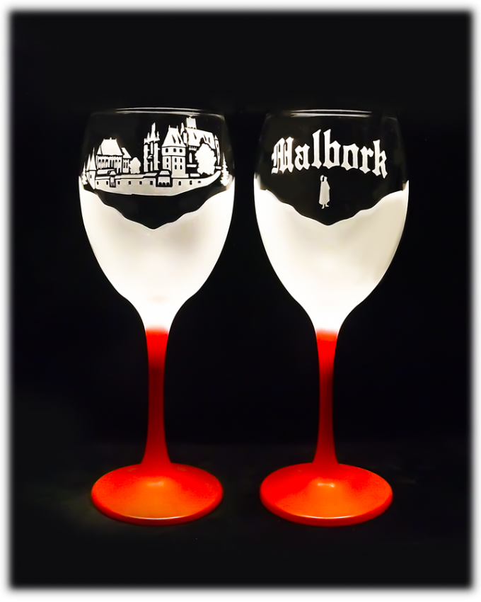 Malbork_kieliszek_do_wina_adam_300_ml_nozka_czerwona_zamek_szron