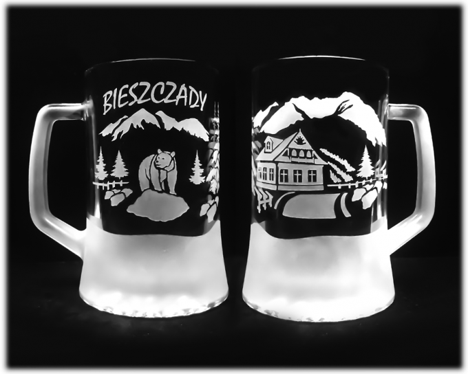 Bieszczady_kufel_do_piwa_ladya_670_ml_niedzwiedz_chata_szron