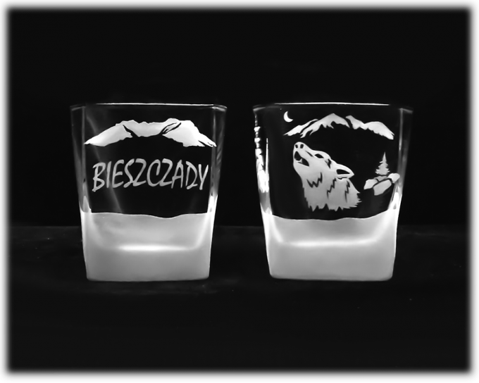 Bieszczady_szklanka_do_whisky_kwadrat_300_ml_wilk_glowa_szron