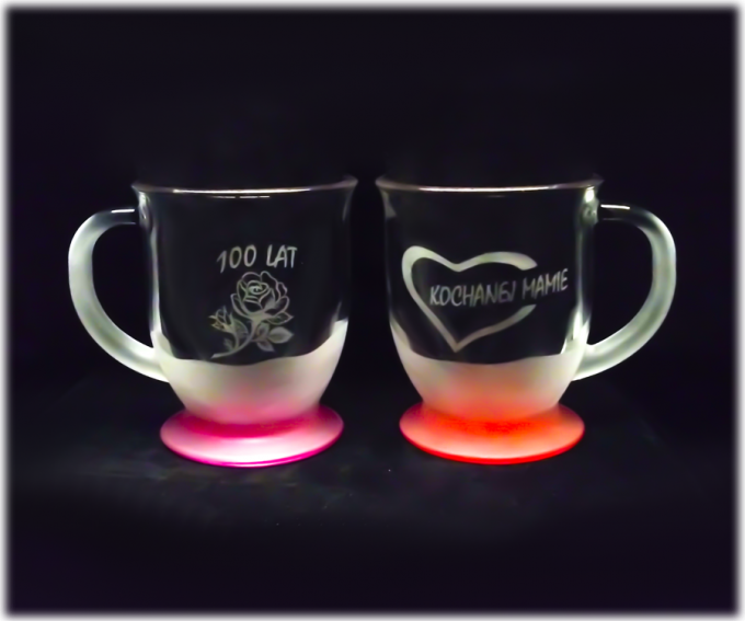 mama_kubek_kubas_400_ml_100_lat_roza_serce_szron