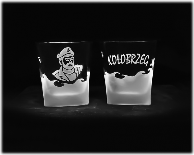 kolobrzeg_szklanka_do_whisky_kwadrat_300_ml_kapitan_1_szron