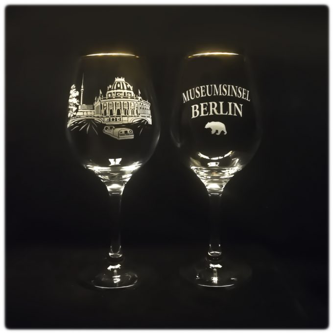 Berlin_kieliszek_do_wina_amber_zloty_460_ml_wyspa_muzeow_szron