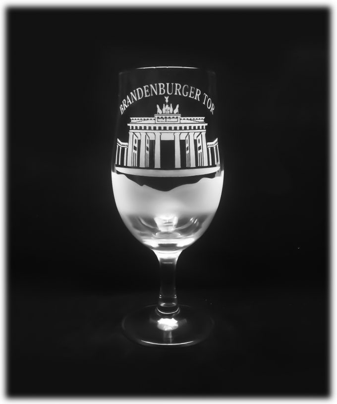 Berlin_sklanka_do_piwa_viola_568_ml_brama_brandenburska_1_szron