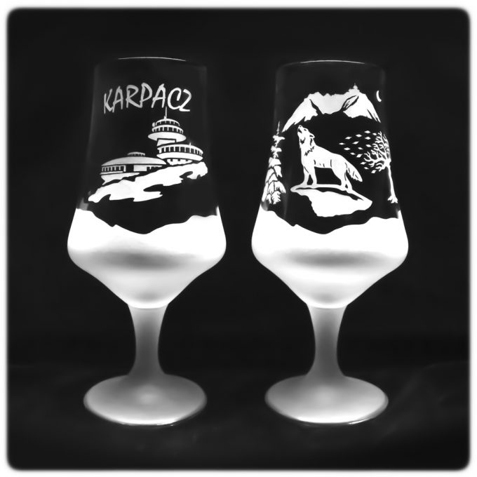 Karpacz_szklanka_do_piwa_monika_495ml_obserwatorium_wilk_na_skale_szron