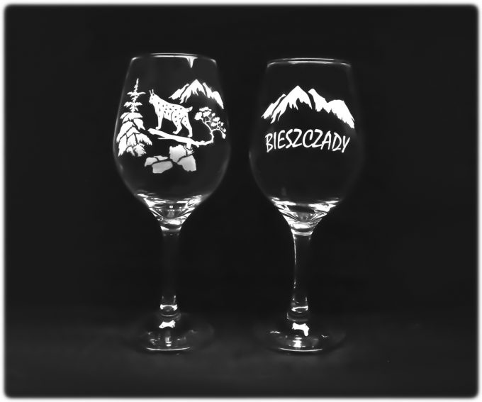 bieszczady_kieliszek_do_wina_amber_460ml_rys_na_konarze_szron
