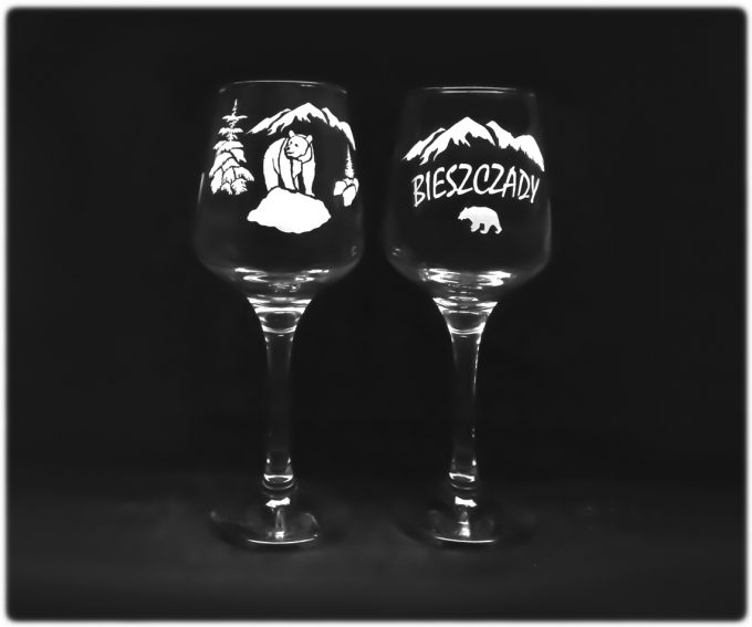 bieszczady_kieliszek_do_wina_sparkle_330ml_niedzwiedz_na_skale_szron
