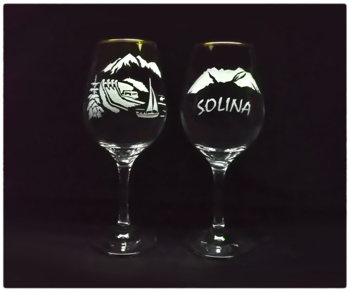 solina_kieliszek_do_wina_amber_460ml_zloty_zapora_zaglowka_szron