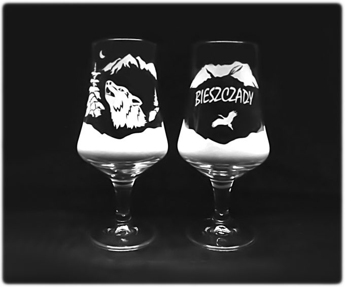 bieszczady_kieliszek_do_piwa_monika_370ml_wilk_glowa_szron