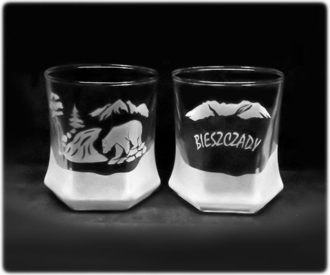 bieszczady_szklanka_do_whisky_tulip_250ml_niedzwiedz_nad_potokiem_szron